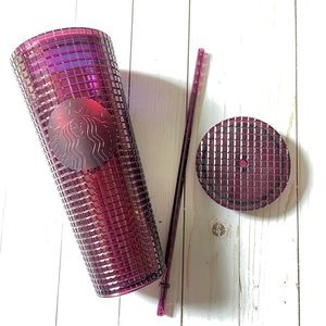 🍇 LIMITED🍇 Starbucks Berry Raised Grid Tumbler (24oz) 
Studded Cup